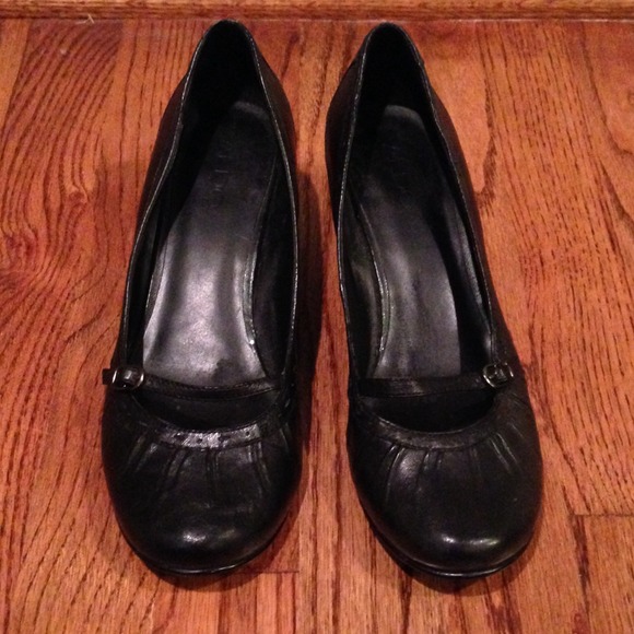 Black Mary Jane Shoe