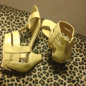 🚫SOLD🚫Nine west nude heels