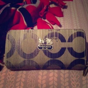 COACH wallet