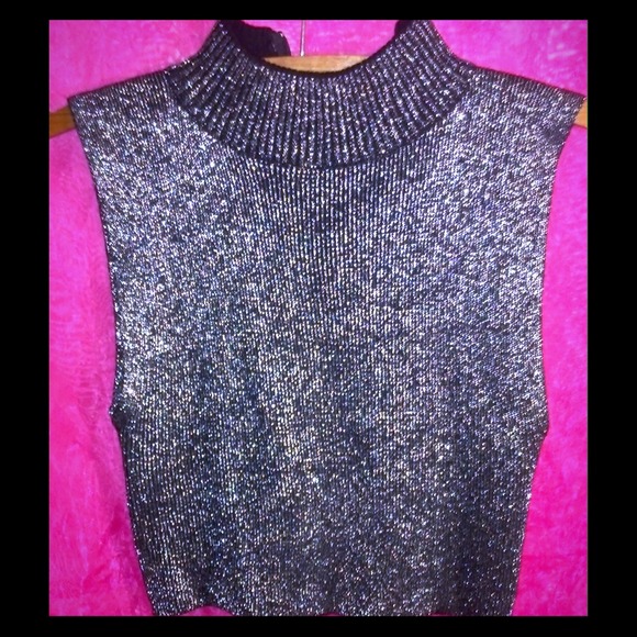 Half top with turtle neck