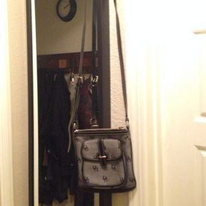 Authentic Dooney&Bourke Messenger❗️XMAS💲3⃣5⃣❗️