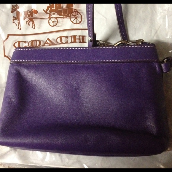 Preloved Coach Purple Leather Wristlet - Picture 2 of 4