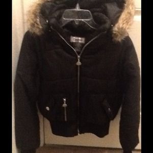Black winter coat,able to transform into vest