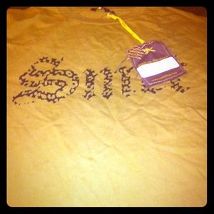 Smet brand NWT tee-shirt