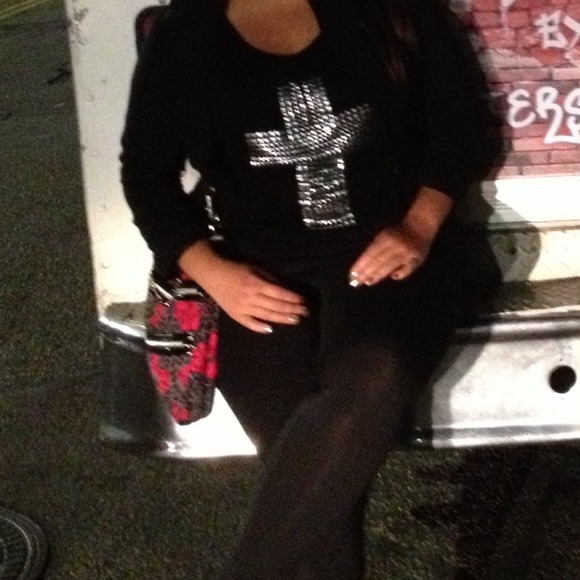 "Oversized" black top! - Picture 4 of 4