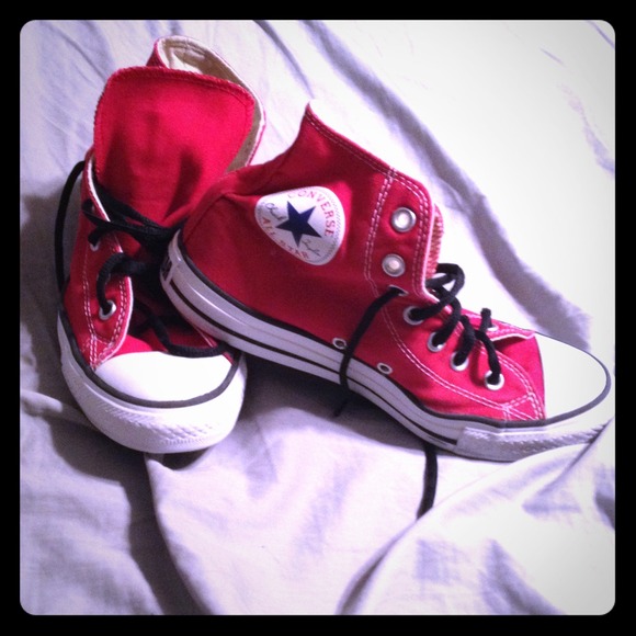 🚫SOLD🚫 NO LONGER AVAILABLE Red high top Chucks