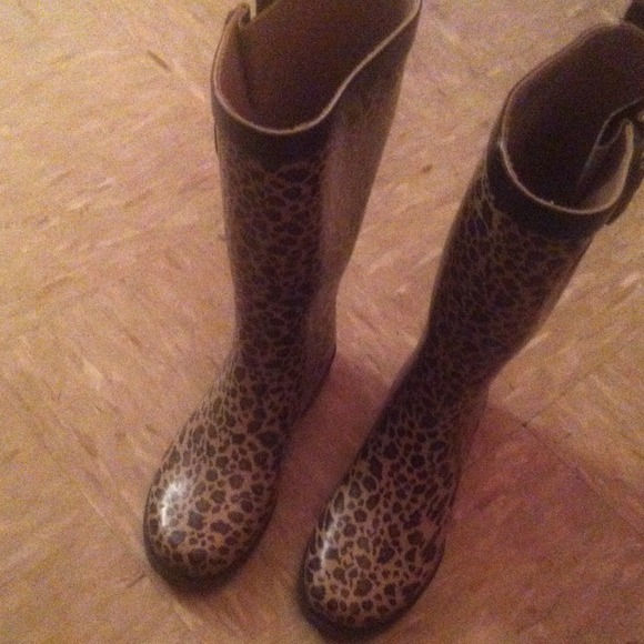 Cheat print rain boots