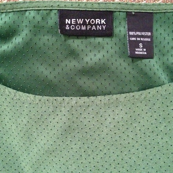 New York and Company Green Poncho - Picture 4 of 4
