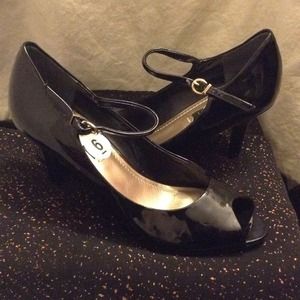 black open toe heels