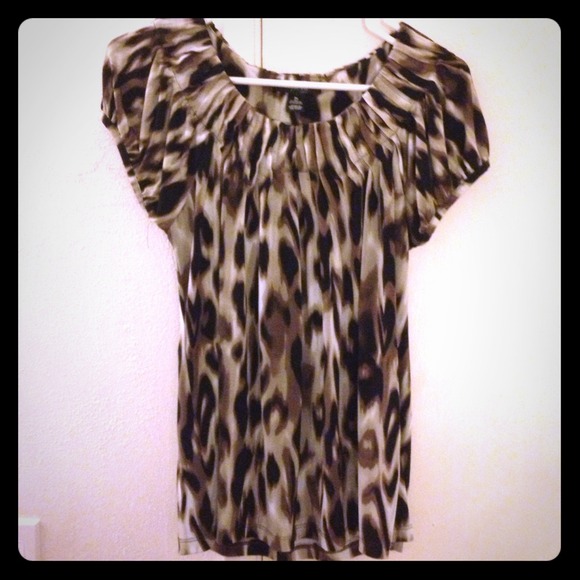 Style & Co. Tops - Style & Co petite L animal print scoop neck top