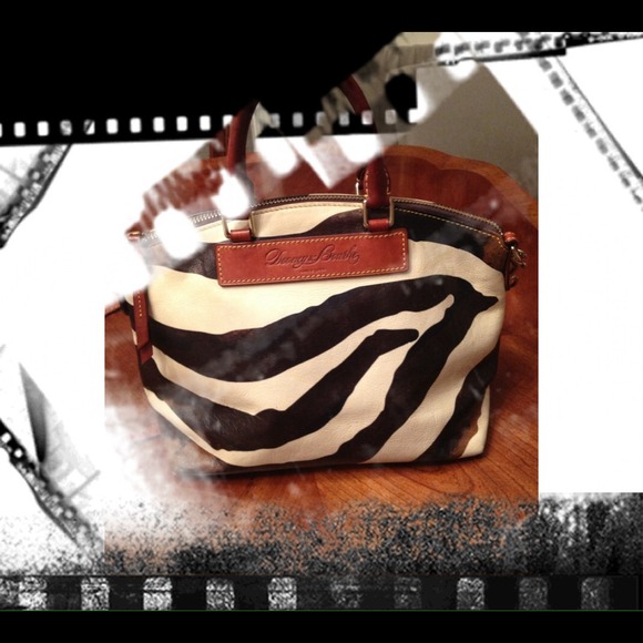 Discounted, Dooney Bourke Handbag - Picture 1 of 6