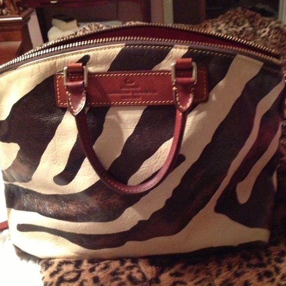Discounted, Dooney Bourke Handbag - Picture 2 of 6