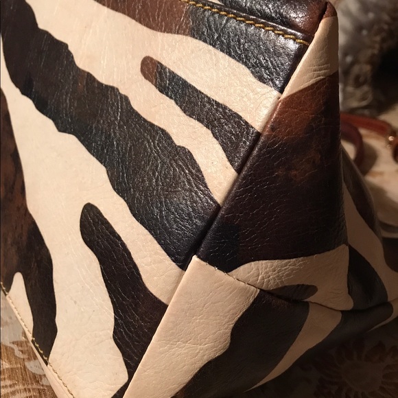 Discounted, Dooney Bourke Handbag - Picture 5 of 6