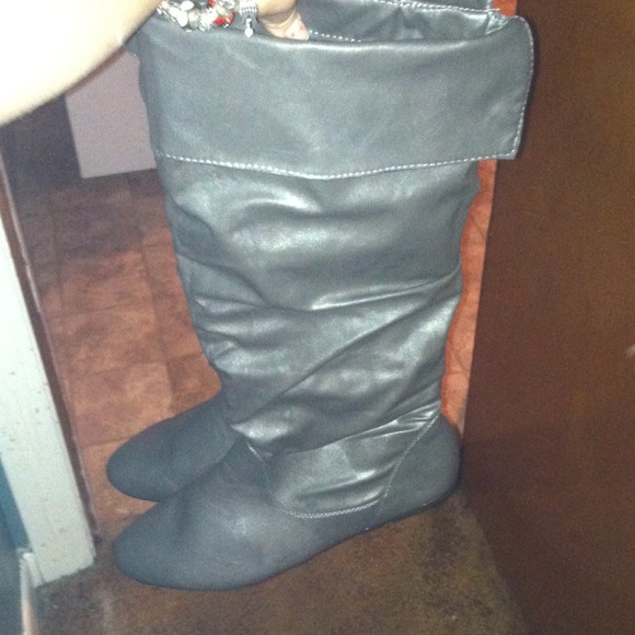 Grey boots