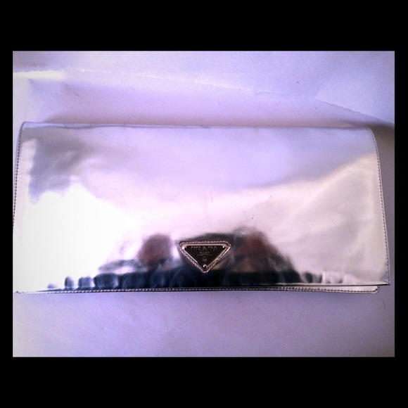 🔴Sold🔴Authentic prada silver envelope clutch