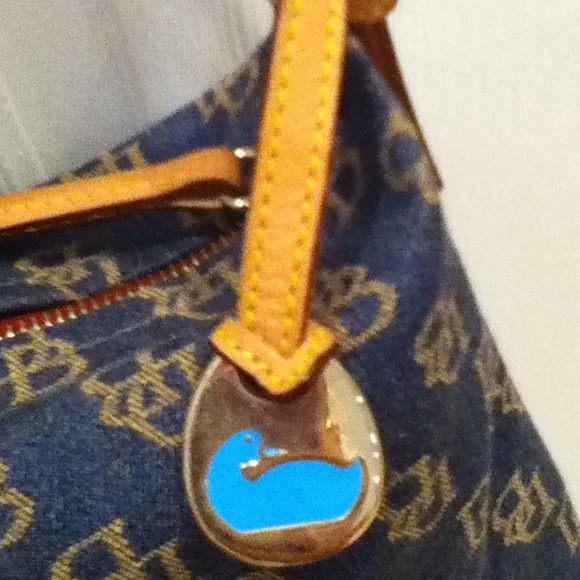 Authentic Dooney and Bourke purse - Picture 2 of 4