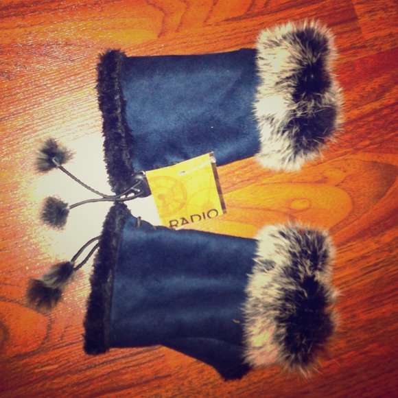 Fingerless gloves