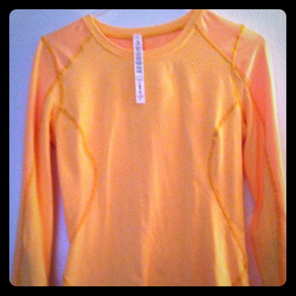 Lululemon Run Sprint long sleeve top size 6