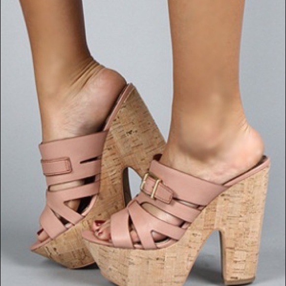 Sam Edelman Tan wedges