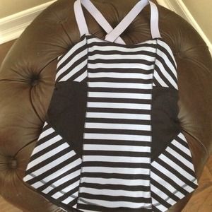 New lulu lemon top in lilac & black