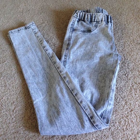 Acid wash jeggings
