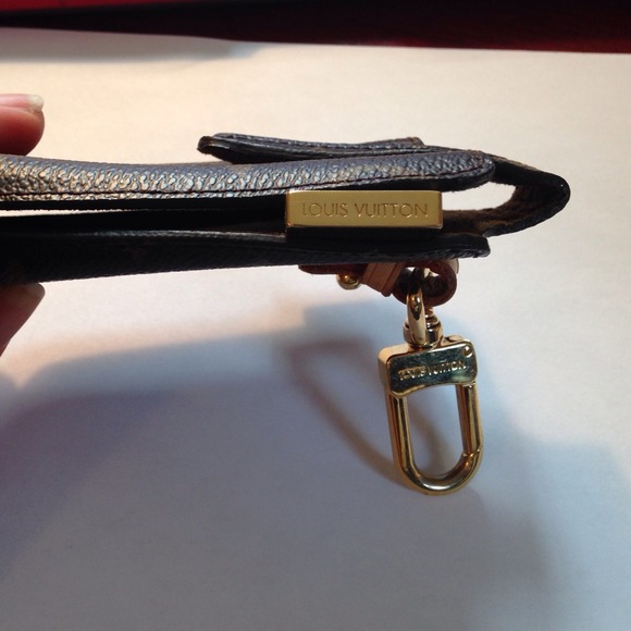 ✂️✂️REDUCED!! 💯Authentic LV Monogram Phone Case - Picture 2 of 4