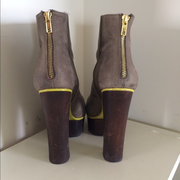 Betsey Johnson stellar boots! - Picture 2 of 3