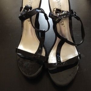 White House black market heals! Never been worn!