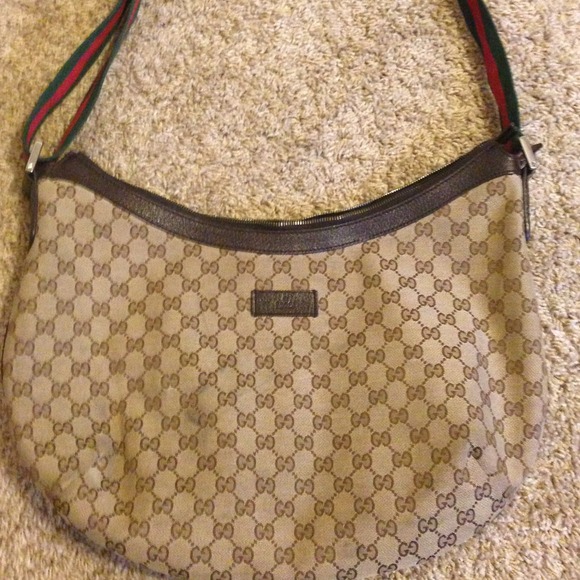Gucci cross or shoulder bag - Picture 1 of 3