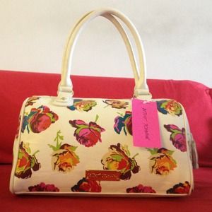 🎉🎀Reduced🎀 NWT BETSEY JOHNSON FRINGY FLORAL BAG