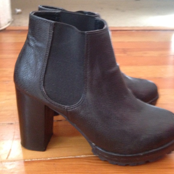 Cooperative Chelsea boot