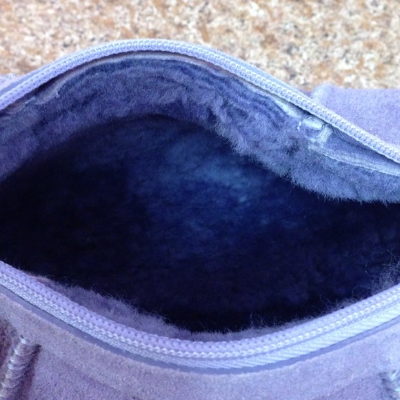 AUTHENTIC UGG handbag - Picture 3 of 3