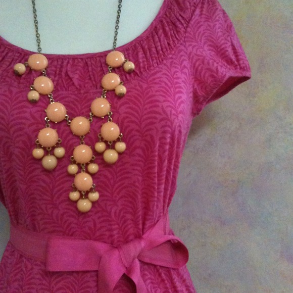 Pink patterned top with tie :) - Picture 3 of 4