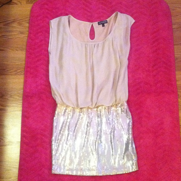 A Short Gold dress