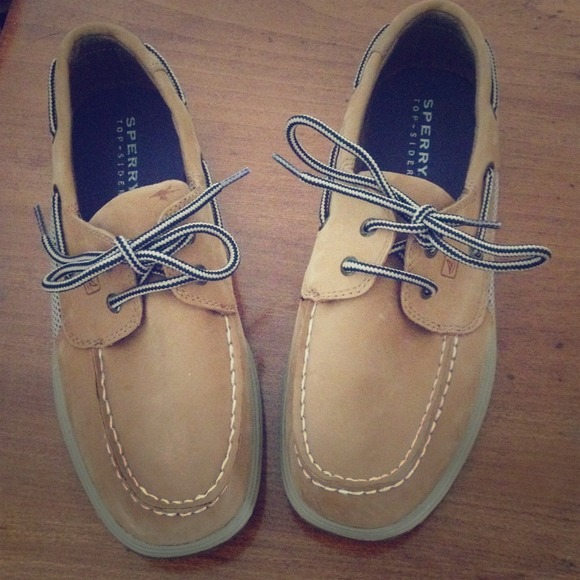 new worn sperrys!!