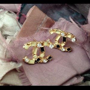 💍💍NEW CHANEL beige block earrings💍💍