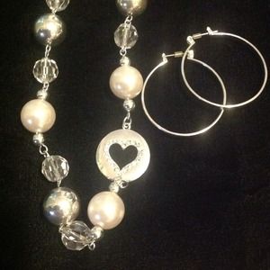 Long heart/pearl chain w silver tone earrings set