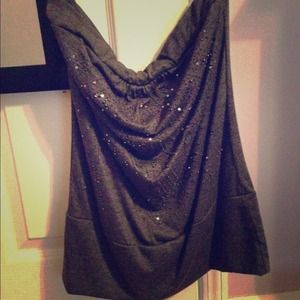 Grey sleeveless shirt