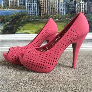 Perfect spring pumps! 💞