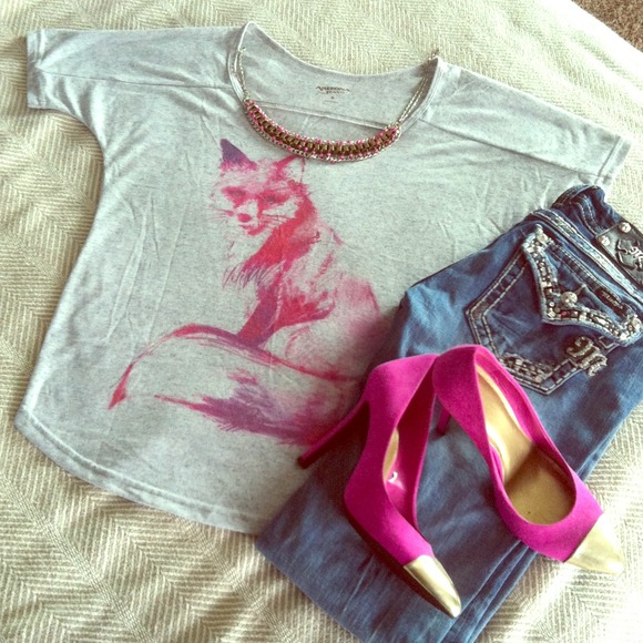 SOLD! NWT Fox Graphic Tee