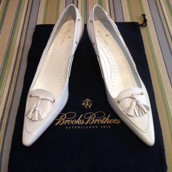 BROOKS BROTHERS LEATHER TASSEL PUMP