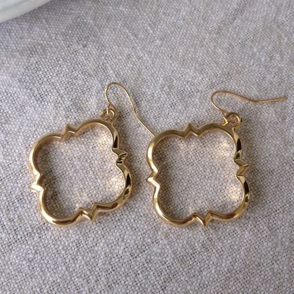 🌟Contemporary Framed Hoops - Picture 2 of 4