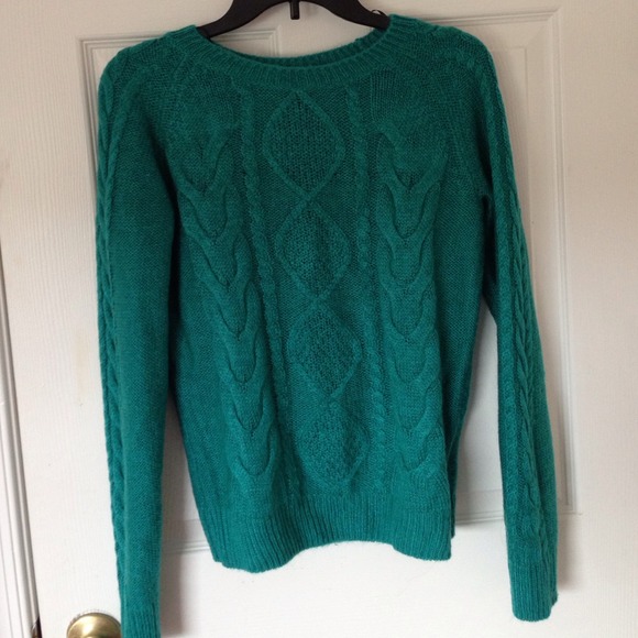 🚫NO LONGER AVAILABLE🚫 H&M sweater