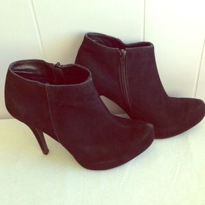Black booties sz 8!