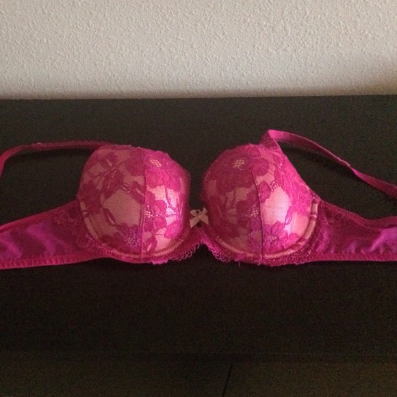 Victoria's Secret Other - 💫REDUCED! 36C Body by Victoria Secret Bra