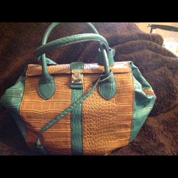 ❌1/2 Off $15❌👜Turquoise and Camel Bag👜