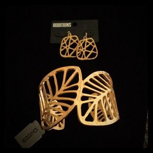 _Fab_finds 🎀"HOST PICK"CHICOS CUFF🎀