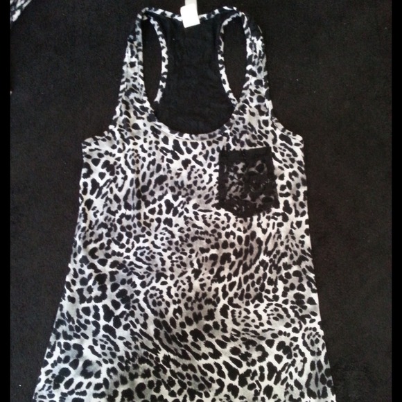 💖leopard white and black top💖 - Picture 1 of 2