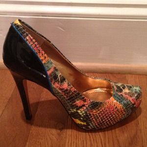 BCBGeneration SnakePrint Heels Size 6.5 Never Worn