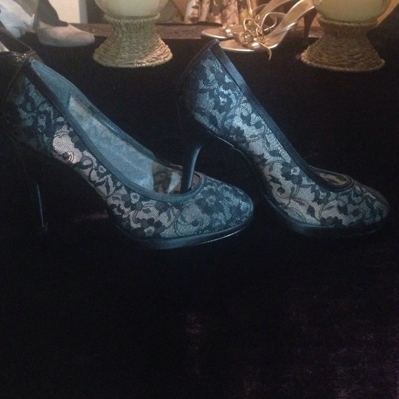 🎅Stuart Weitzman on sale🎅 - Picture 2 of 4